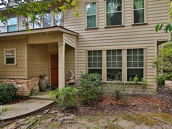 2nd image of 25 Stone Creek Pl