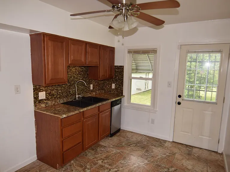 2673 Osceola Ave — Photo 4