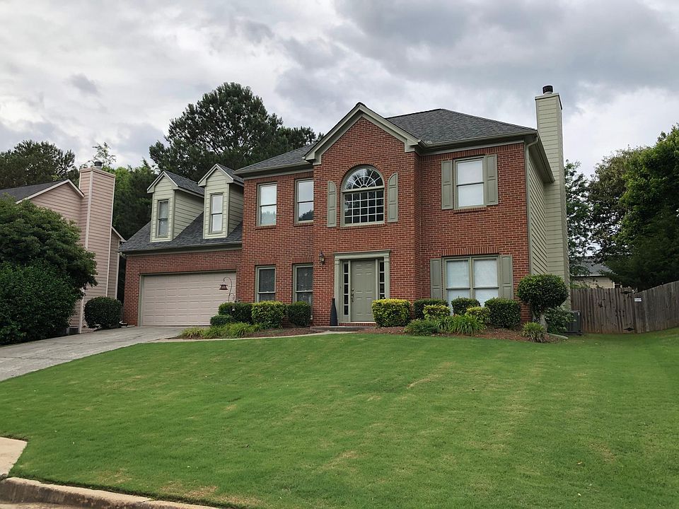 Well maintained home with ENERGY EFFICIENT 3 year new HVAC systems.
