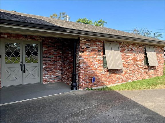 3rd image of 1313 Lilliput Ln