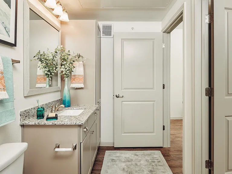 Stonegrove Fall Creek Apartments Bathroom