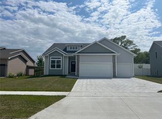 2817 NW 21st St, Ankeny, IA 50023