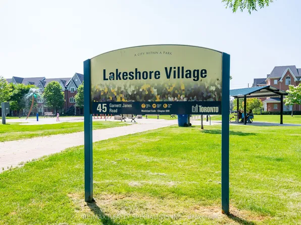 4 Elsinore Path #514, Toronto, ON M8V 4G7