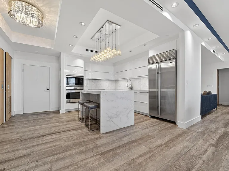 2301 Collins Ave #14 — Photo 7