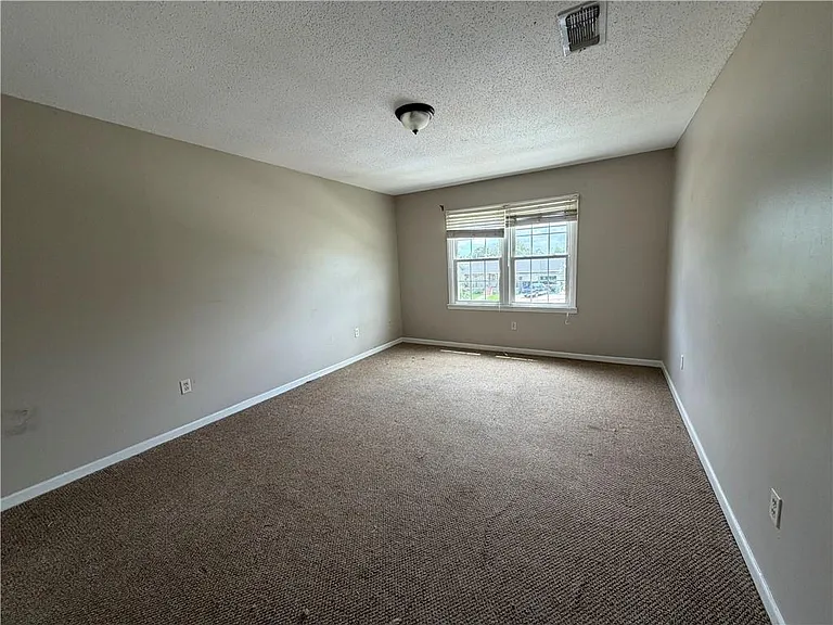 532 Oakwood Dr — Photo 13