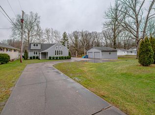 38803 E River Rd, Elyria, OH 44035