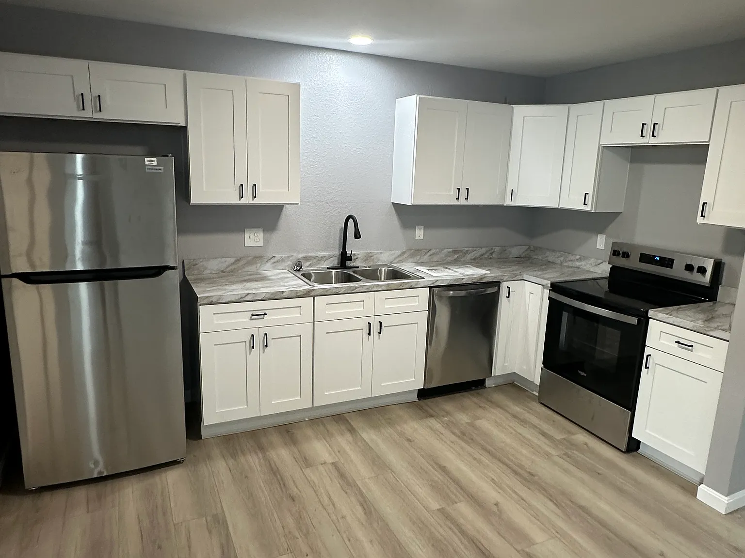 2 bed, 820 sqft, $1,300 — Photo 4