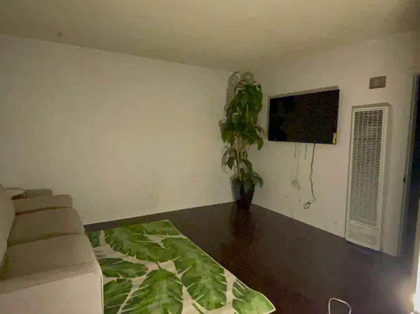 2437 Exposition Pl, Los Angeles, CA 90018