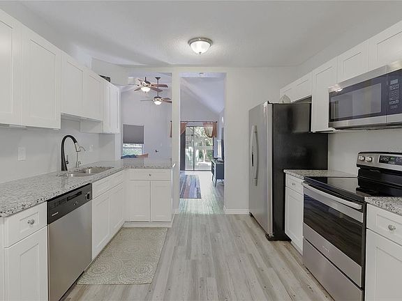4th image of 1840 Sylvan Dr