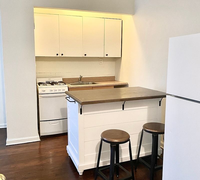 2nd image of 161 E 25th St #3D1