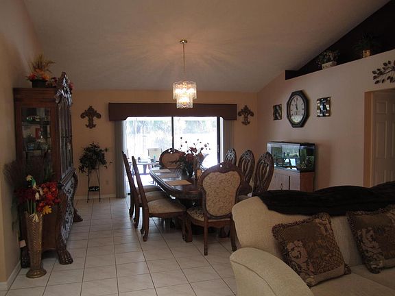 5th image of 3522 SE Hyde Cir