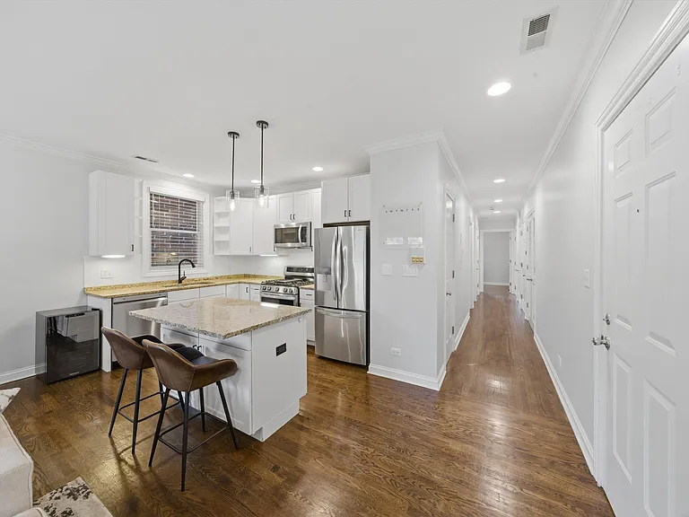 1144 W Roscoe St #3W — Photo 11