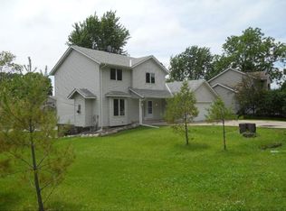 2825 Ardmore Ave, Maple Plain, MN 55359