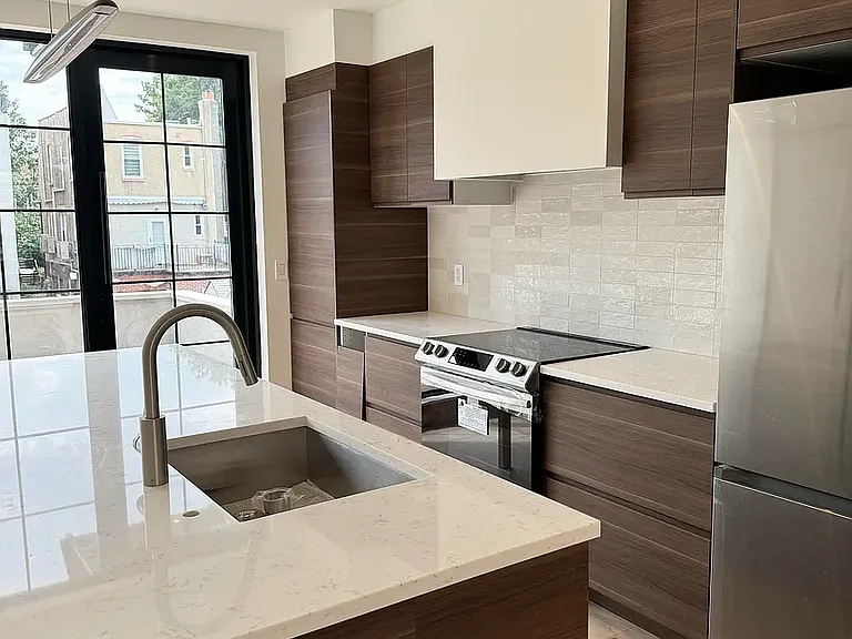 68-18 Clyde St #2 — Photo 4