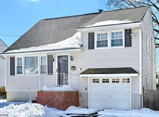 3-26 27th St, Fair Lawn, NJ 07410