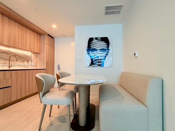 77 SE 5th St, Miami, FL