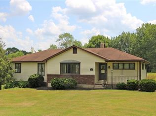 45 E Townhall Rd, Waterford, PA 16441