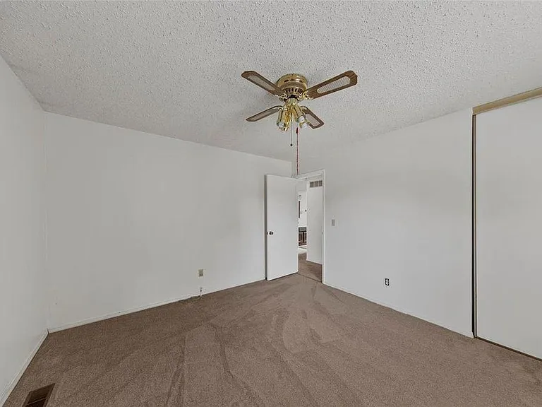 830 Nykiel Ct — Photo 25