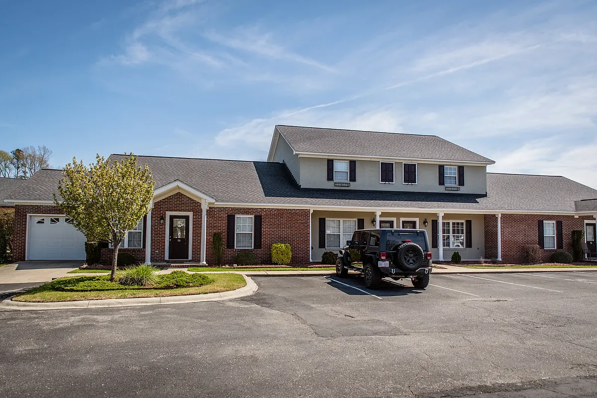 Building Photo - North Landing