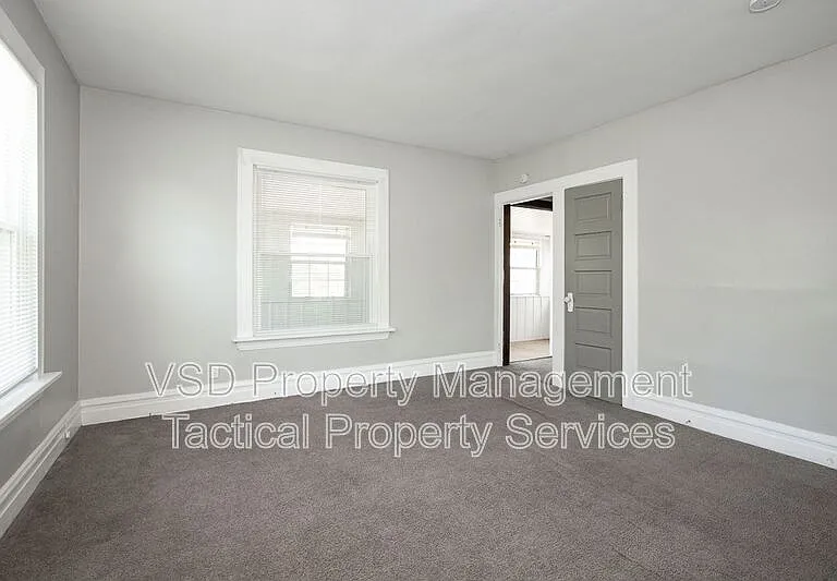 8204 Vineyard Ave #UP — Photo 9