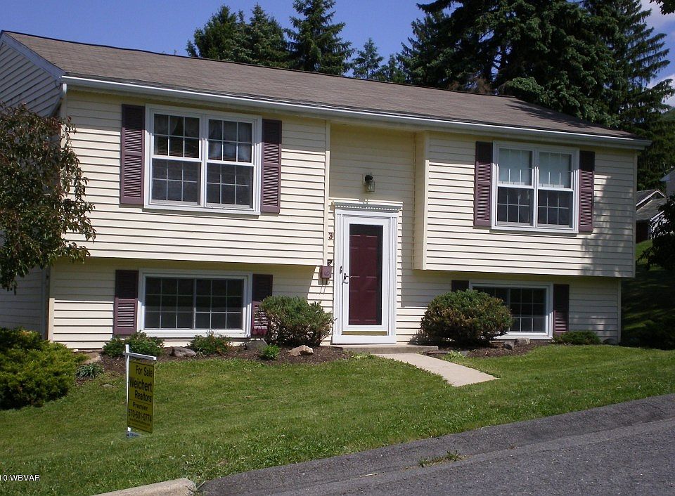 1st image of 123 Grove St S