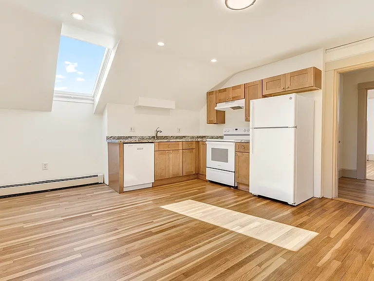 156 Danforth St #3 — Photo 22