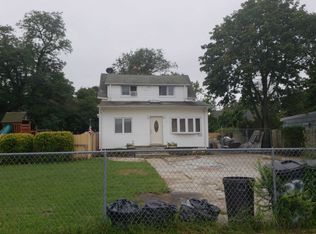 32 Brightside Ave, Central Islip, NY 11722