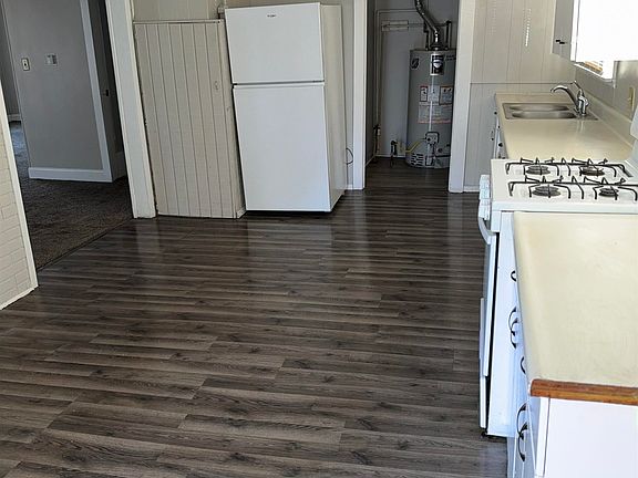 2nd image of 446 Thomas St