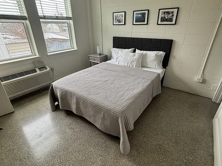 Studio Arms Apartments — Photo 19