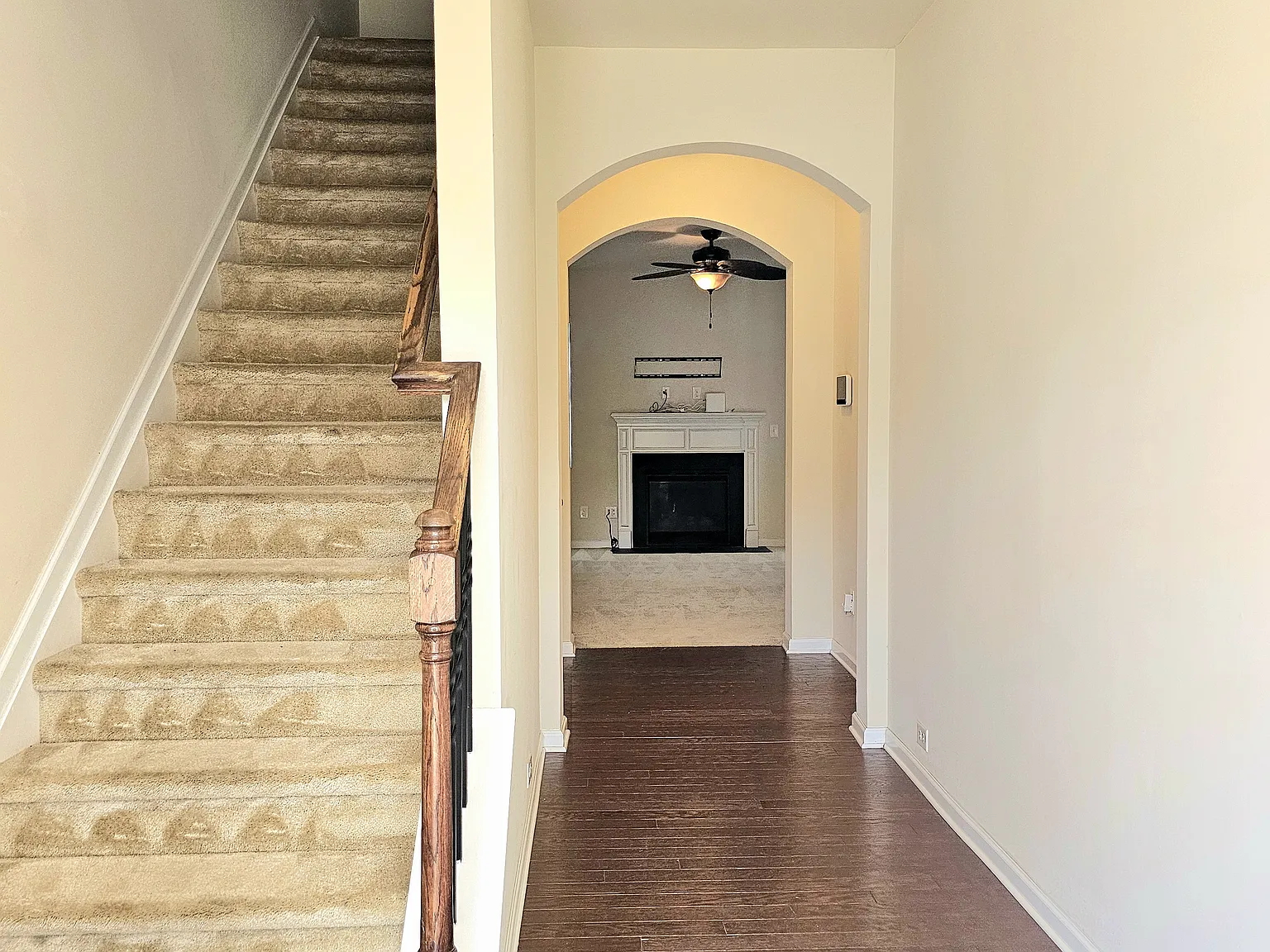 3 bed, 2.5 bath, 1933 sqft, $2,100 — Photo 2