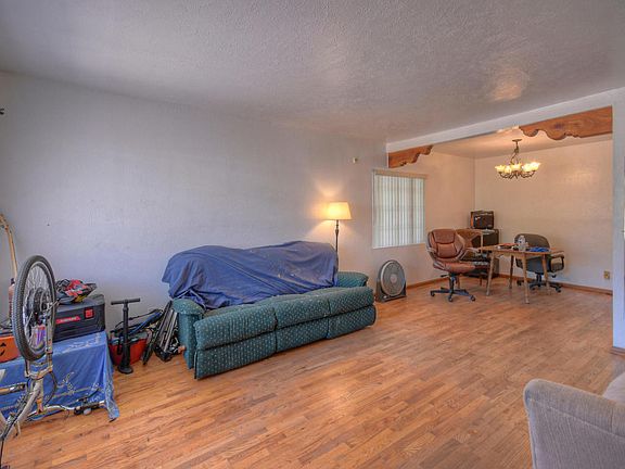 5th image of 921 W Sahuaro Dr