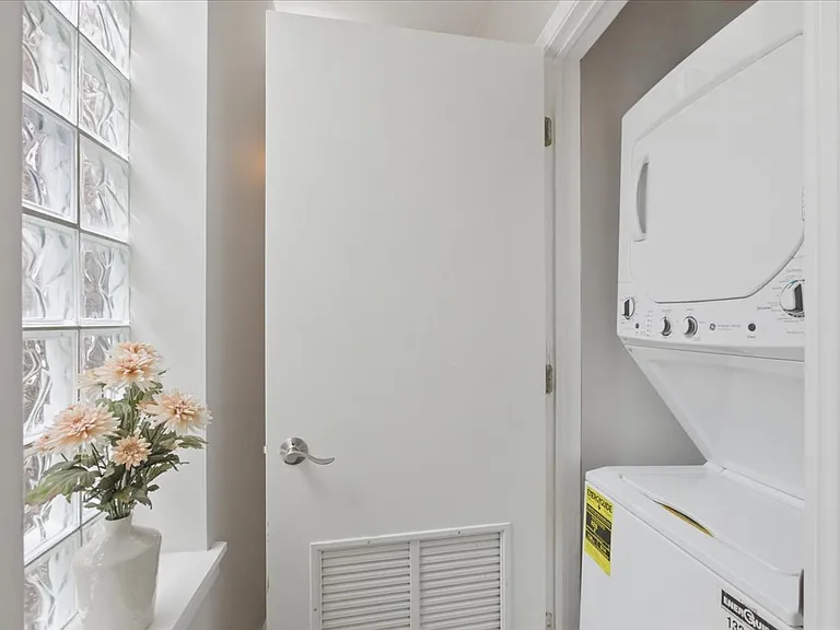 1038 N Marshfield Ave #3 — Photo 14