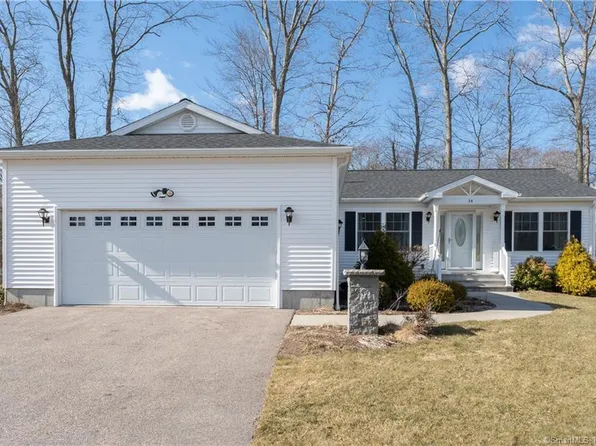 34 Looking Glass Circle, Montville, CT 06382