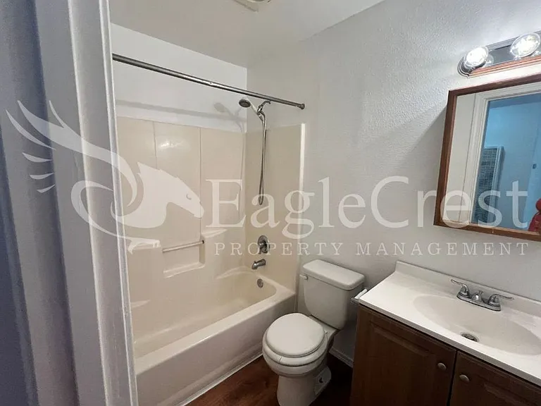 706 S College Ave — Photo 16
