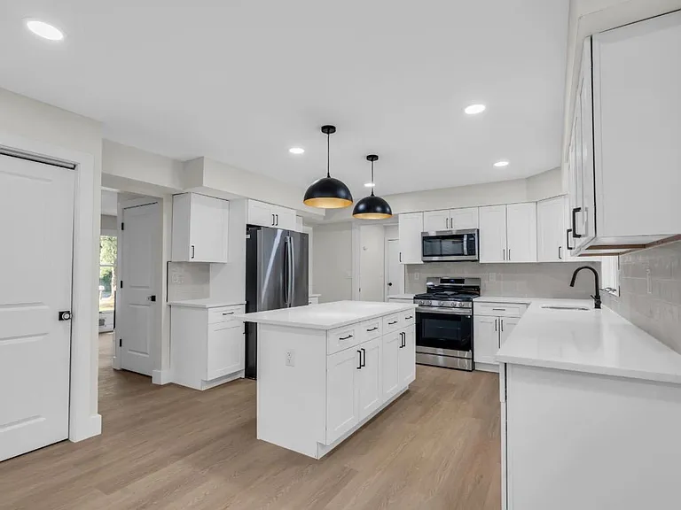633 Eltone Rd — Photo 11