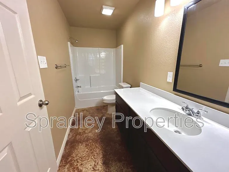 1008B Llano Ct — Photo 5
