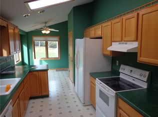 103 Stephanie Dr, Central City, IA 52214