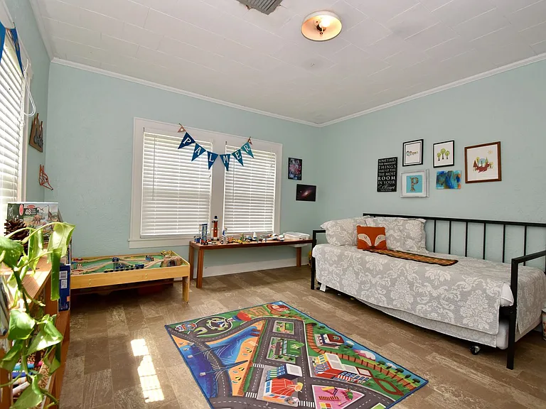 708 Tech Dr — Photo 20