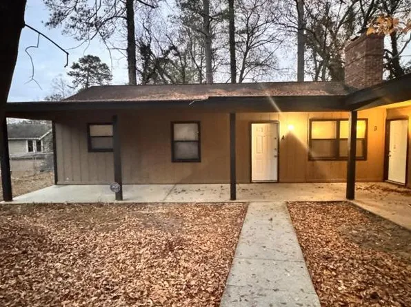 1431 Mathau Ct, Fayetteville, NC 28304