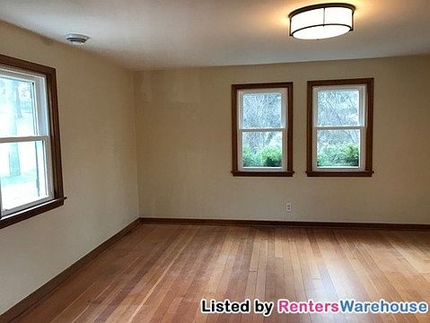 2nd image of 937 Arbor Ave