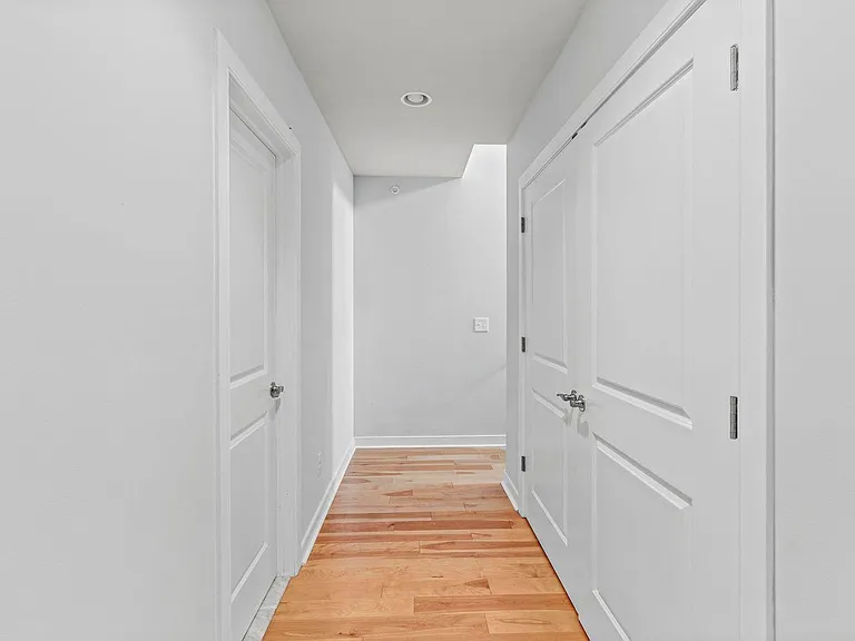 418 Fairmount Ave — Photo 14