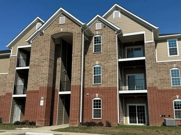 221 Harmony Meadows Ct, O'Fallon, MO 63368