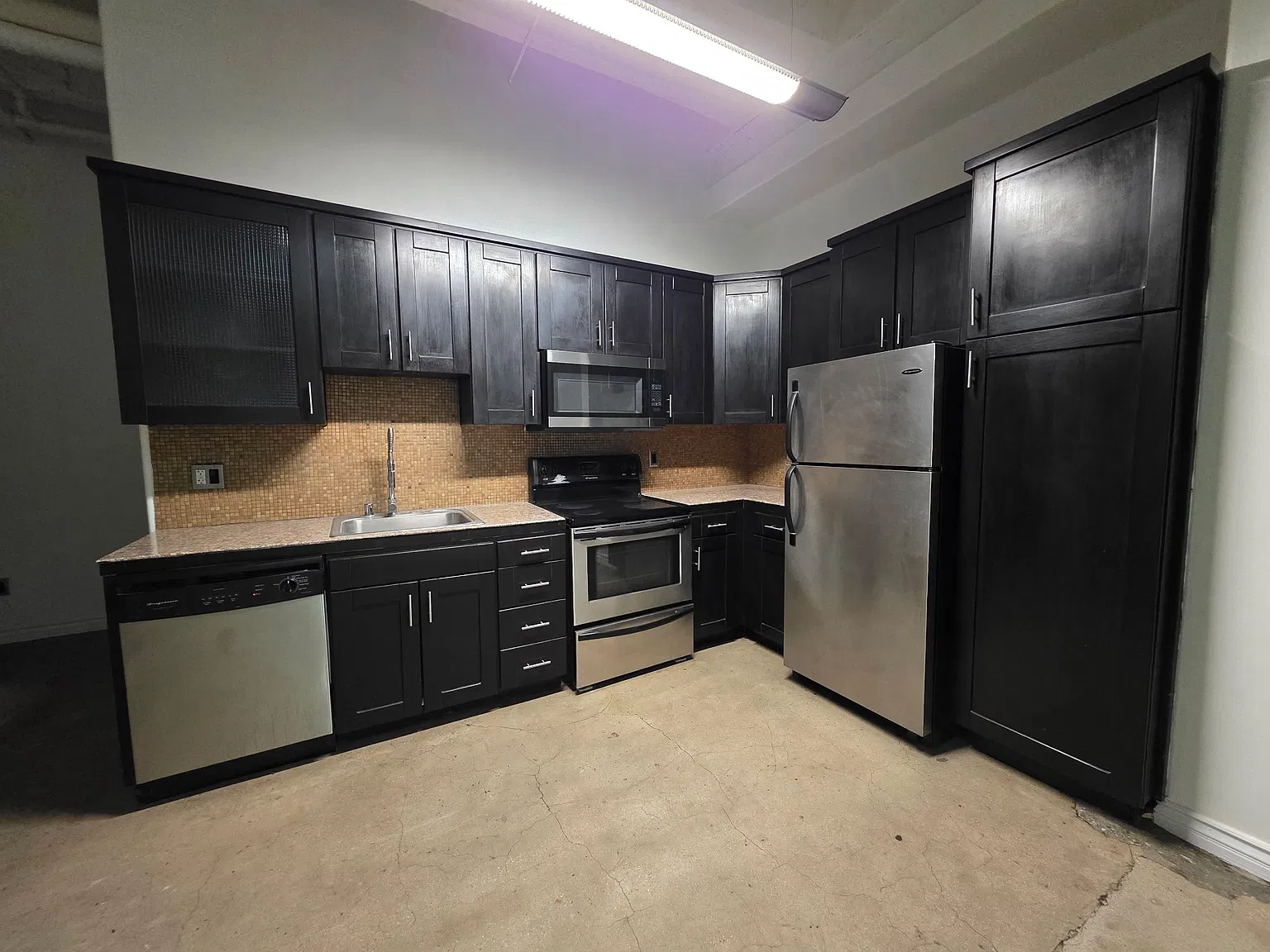 Studio, 600 sqft, $1,600 — Photo 4