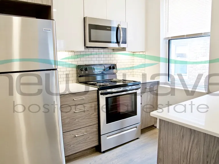 19 Queensberry St #5 — Photo 6