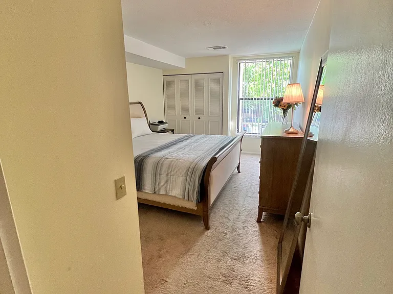 2 Shrewsbury Green Dr #I — Photo 23