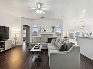 707 Bayshore Dr, Mansfield, TX