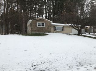 120 Pine Cir, Bennington, VT 05201