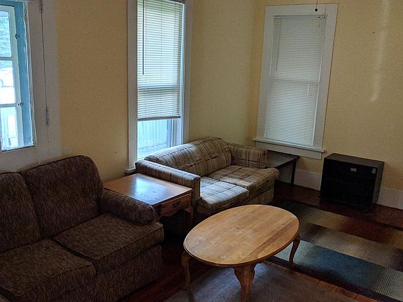 3rd image of 810 Franklin Ave