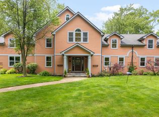 1520 Telegraph Rd, Lake Forest, IL 60045