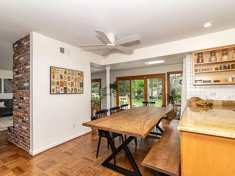1800 Lark Ln — Photo 14